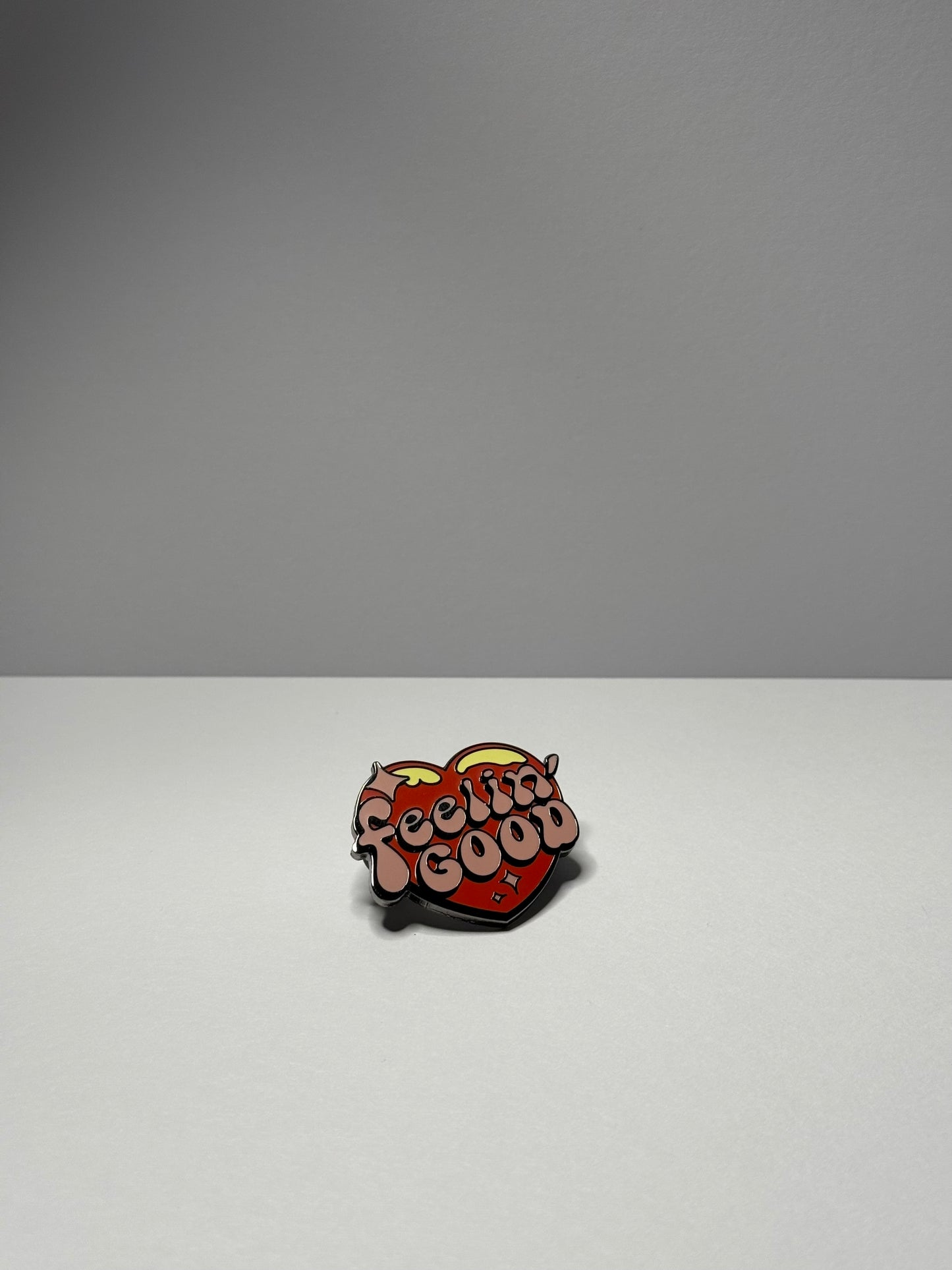 Feelin’ good pin🌟